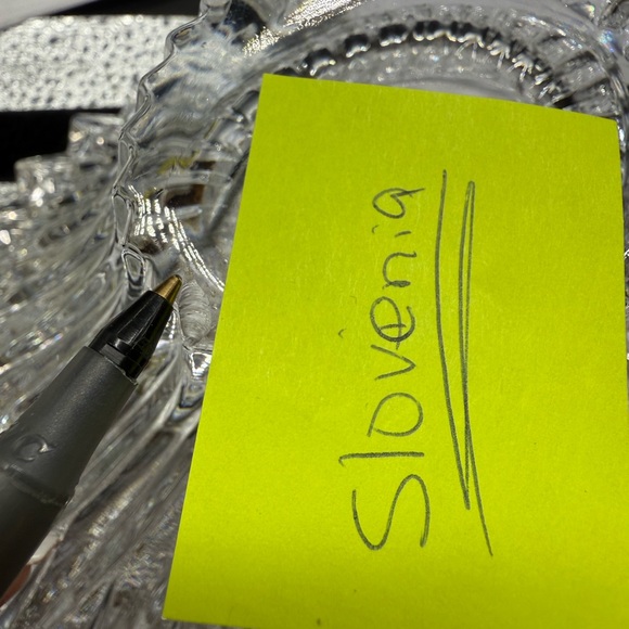 Rare! ROGASKA Crystal Bowl Made In Slovenia. An outstanding beautiful bowl.￼ - Picture 10 of 10